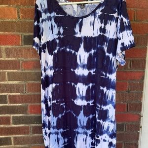Rouge 3x blue/white dress